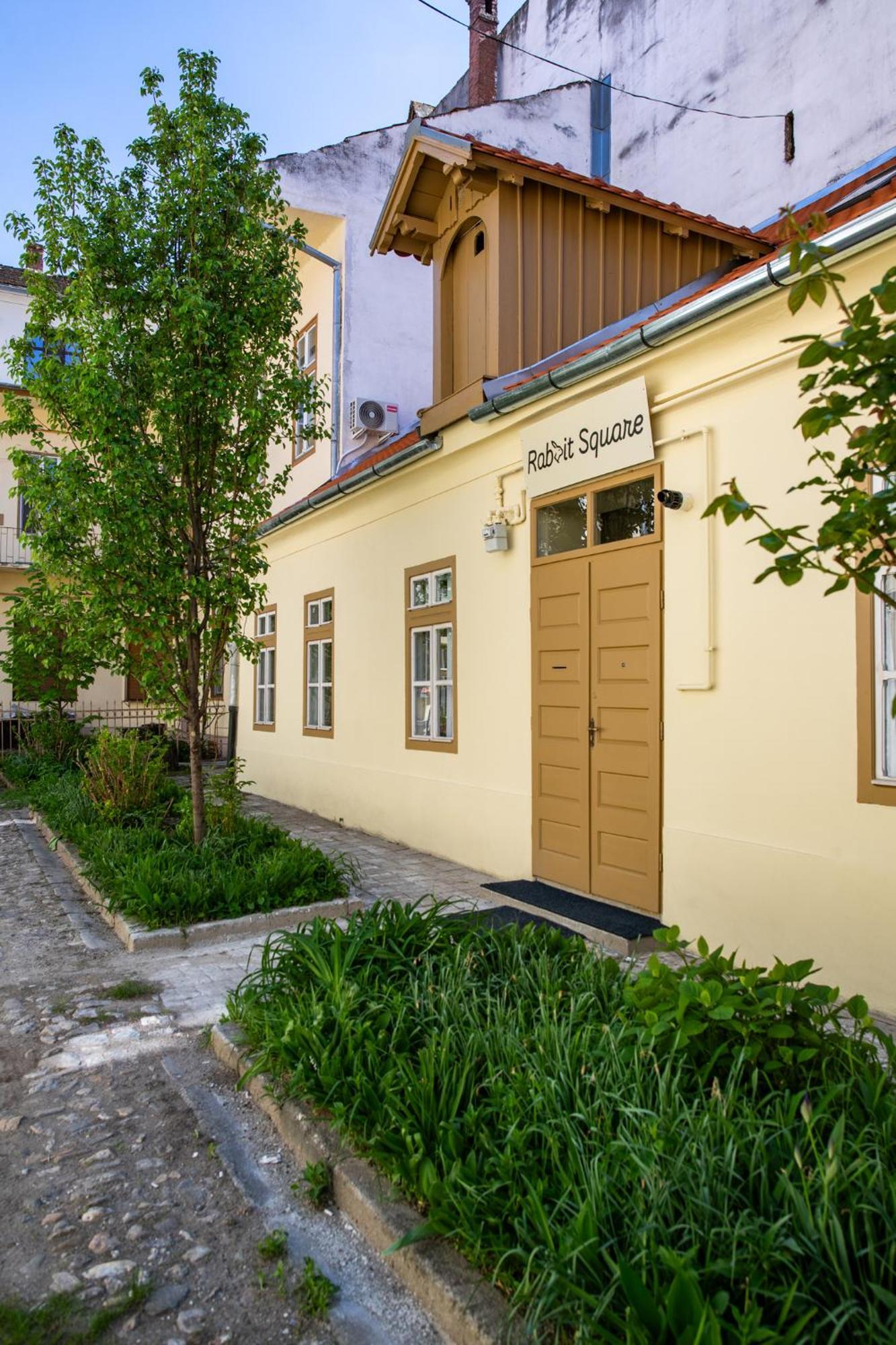 Bed and Breakfast Rabbit Hole à Sibiu Extérieur photo